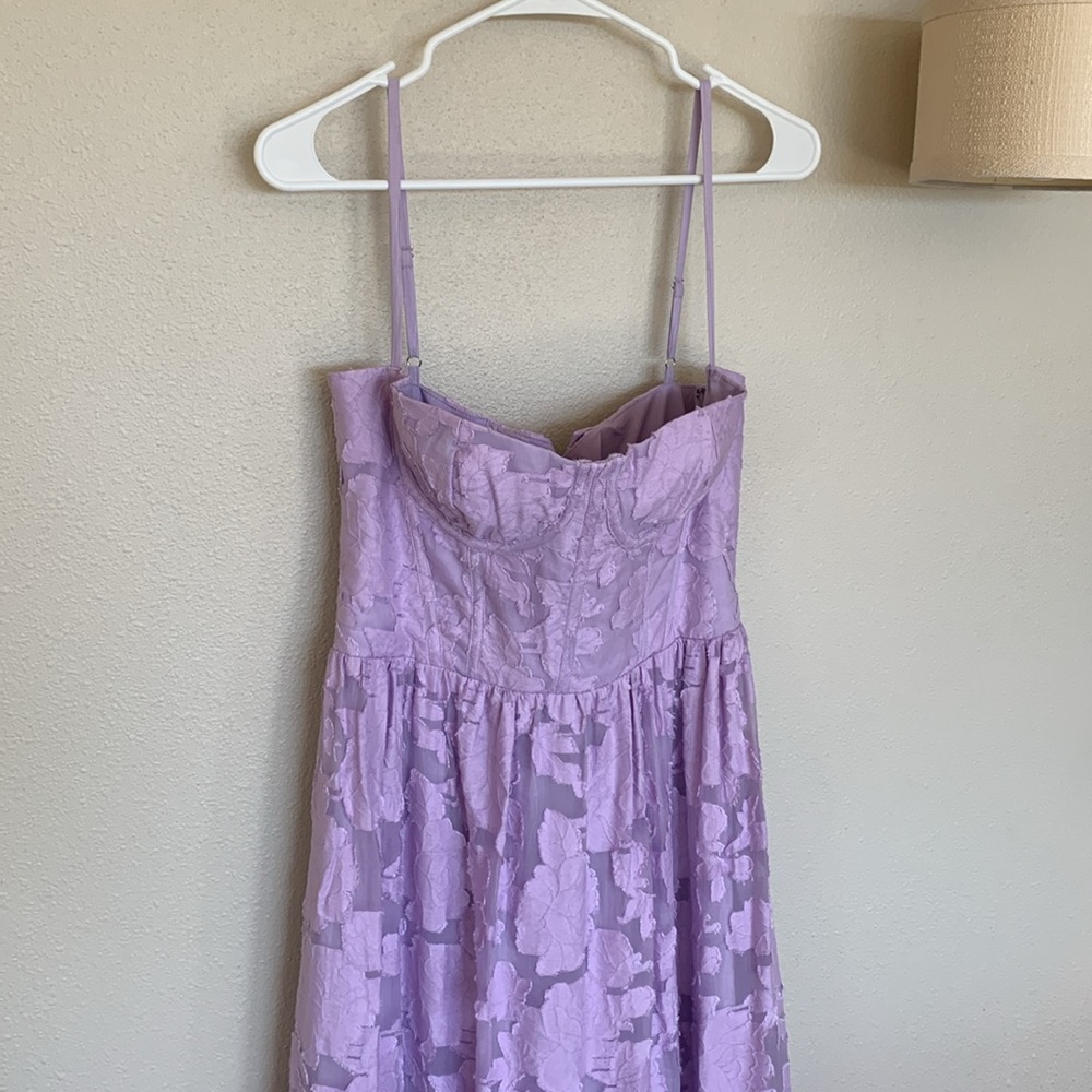 House of CB MIRA Orchid Floral Jacquard Tiered Midi Dress Medium NWT - Picture 4 of 11